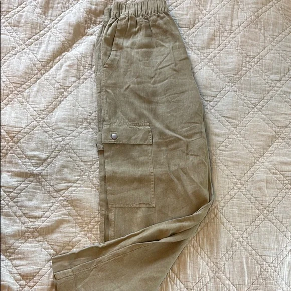 C&C California Olive Green Linen Cargo Pants - Picture 3 of 3
